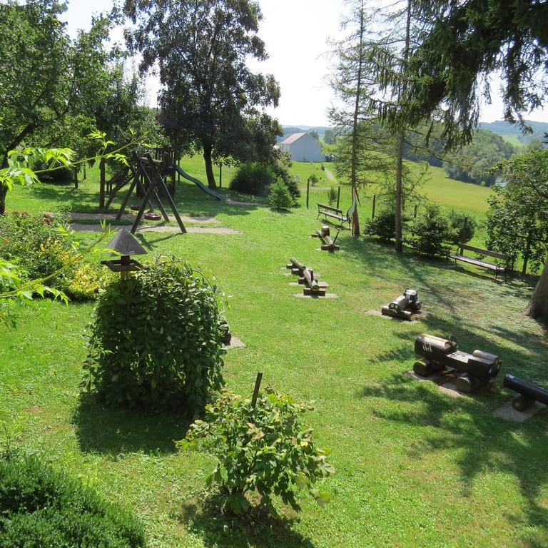 Siker B&B Hotel Pernica Buitenkant foto