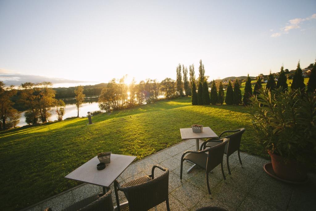 Siker B&B Hotel Pernica Buitenkant foto