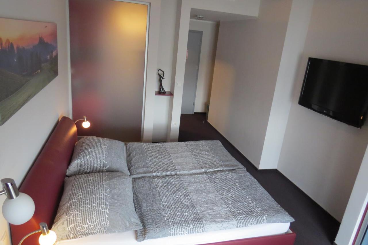 Siker B&B Hotel Pernica Buitenkant foto