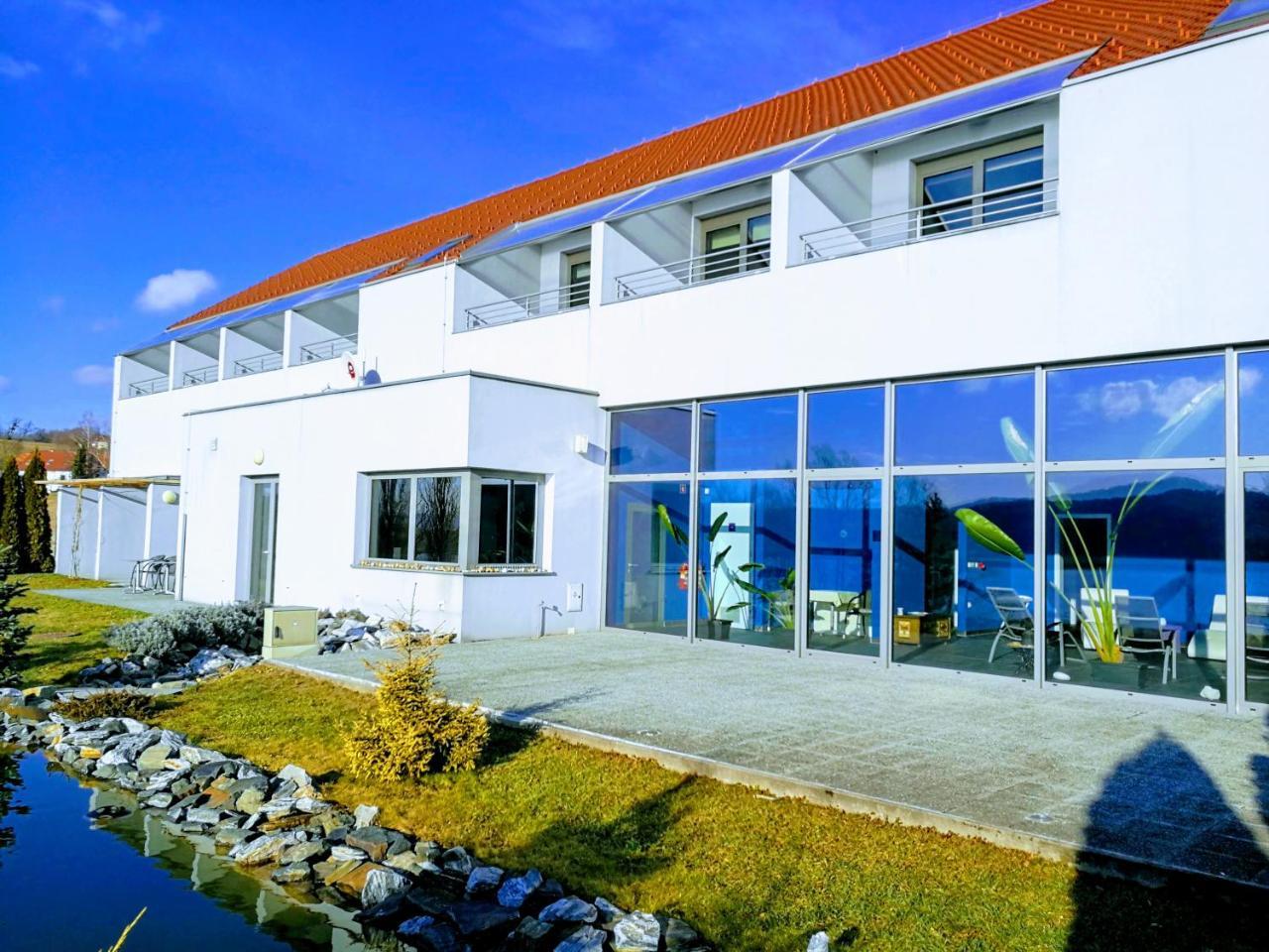 Siker B&B Hotel Pernica Buitenkant foto